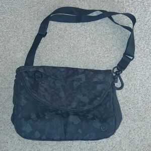 Black Lululemon Crossbody Bag